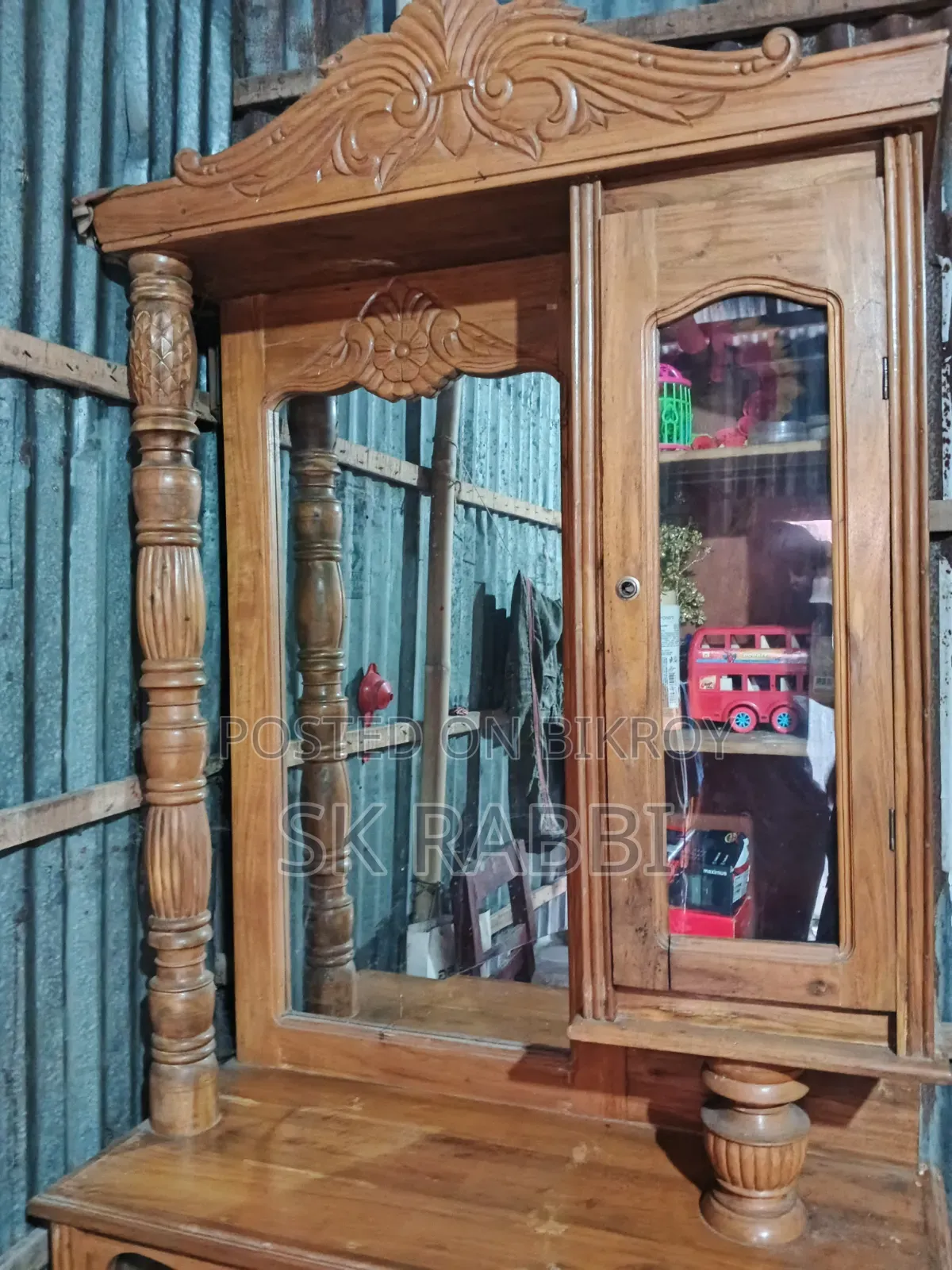 Mahogany Wood Dressing Table