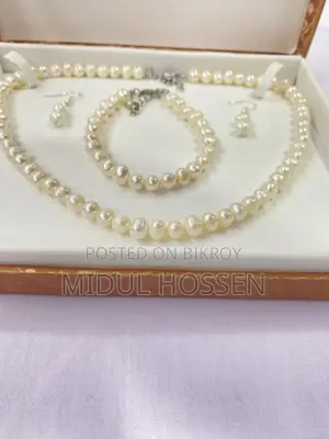 Pearls Necklace Set
