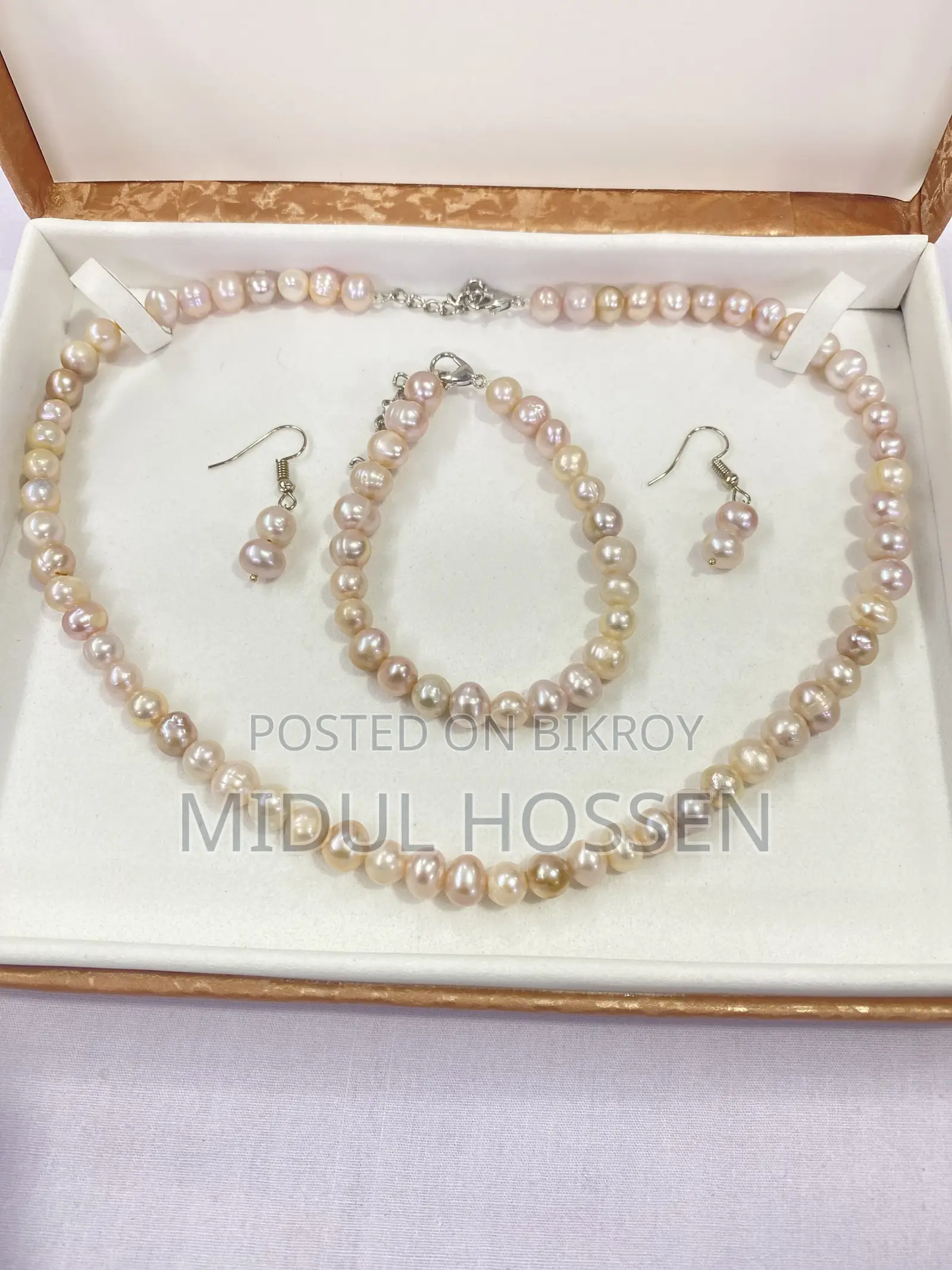 Pearls Necklace Set