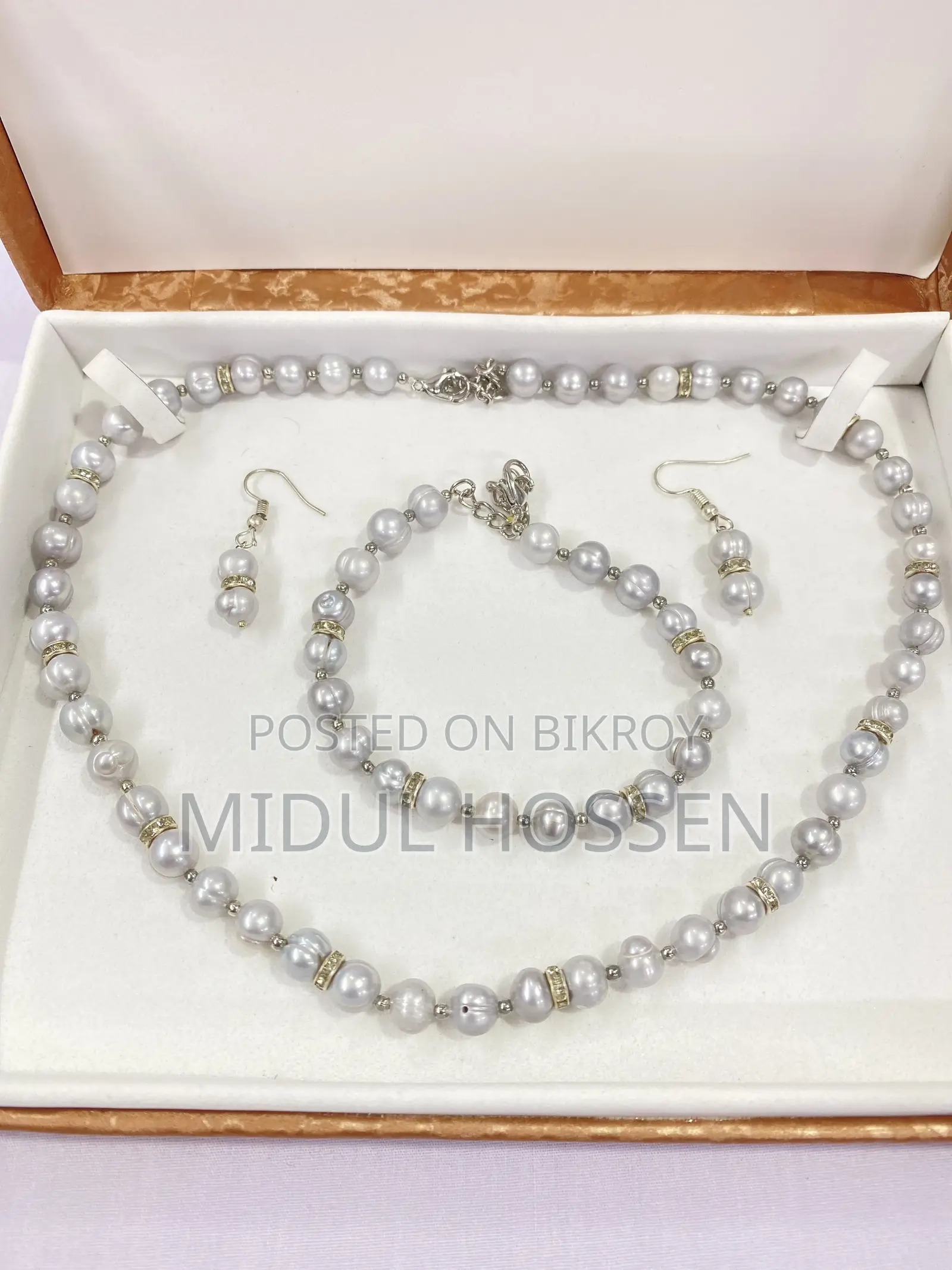 Pearls Necklace Set