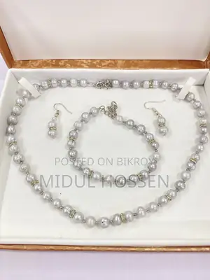 Pearls Necklace Set