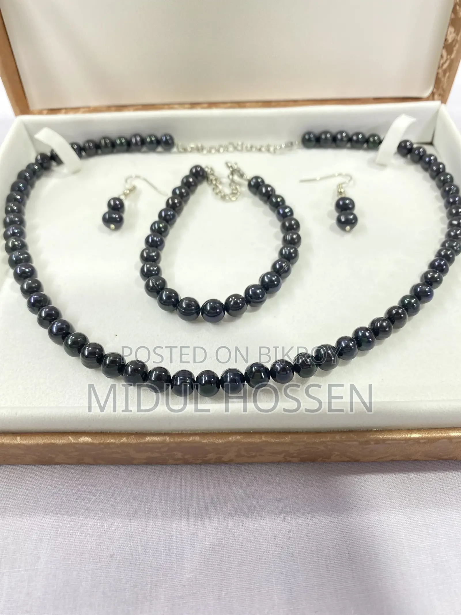 Pearls Necklace Set