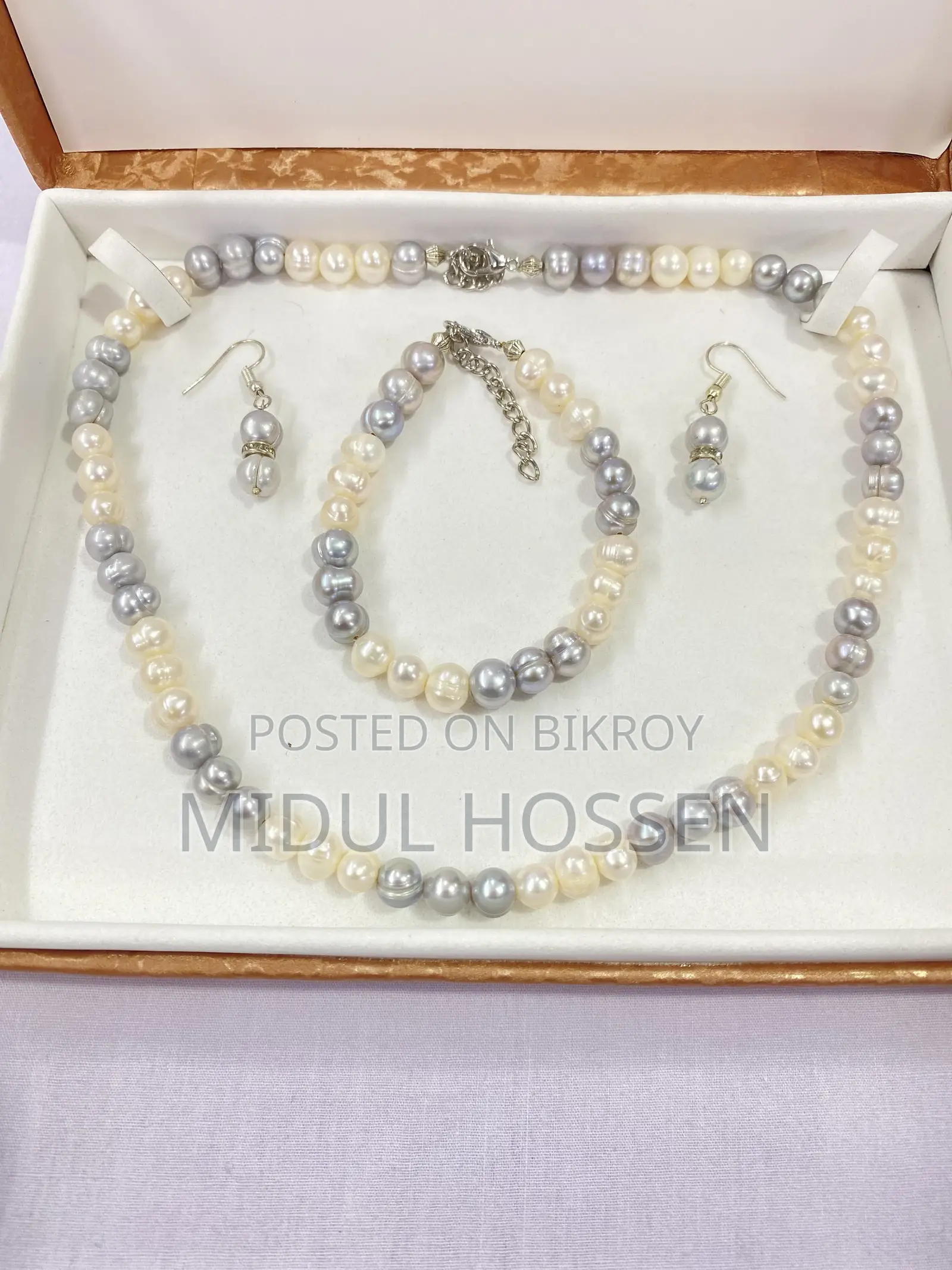Pearls Necklace Set