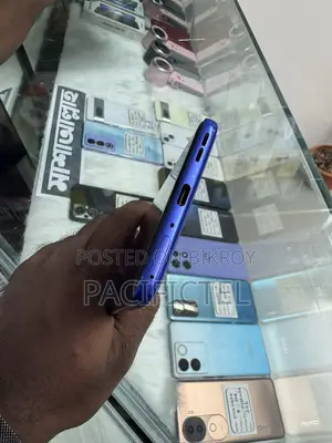 মটোরোলা এজ ৬০ প্রো ২৫৬ জিবি নীল