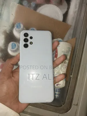 Samsung Galaxy A13 64 GB নীল