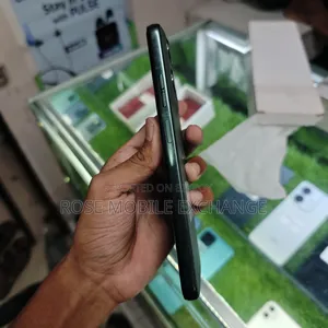 Motorola 128 GB Green