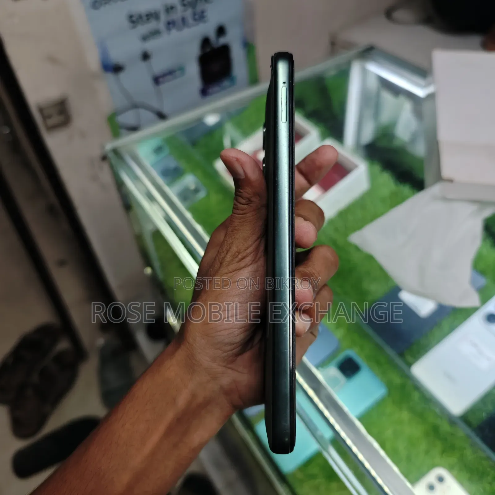 Motorola 128 GB Green