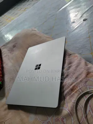 ল্যাপটপ মাইক্রোসফট সারফেস ৩ ৮জিবি ইন্টেল কোর আই৫ এসএসডি ২৫৬জিবি