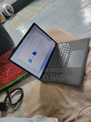 ল্যাপটপ মাইক্রোসফট সারফেস ৩ ৮জিবি ইন্টেল কোর আই৫ এসএসডি ২৫৬জিবি