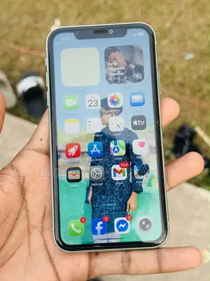 New Apple iPhone 11 64 GB Blue