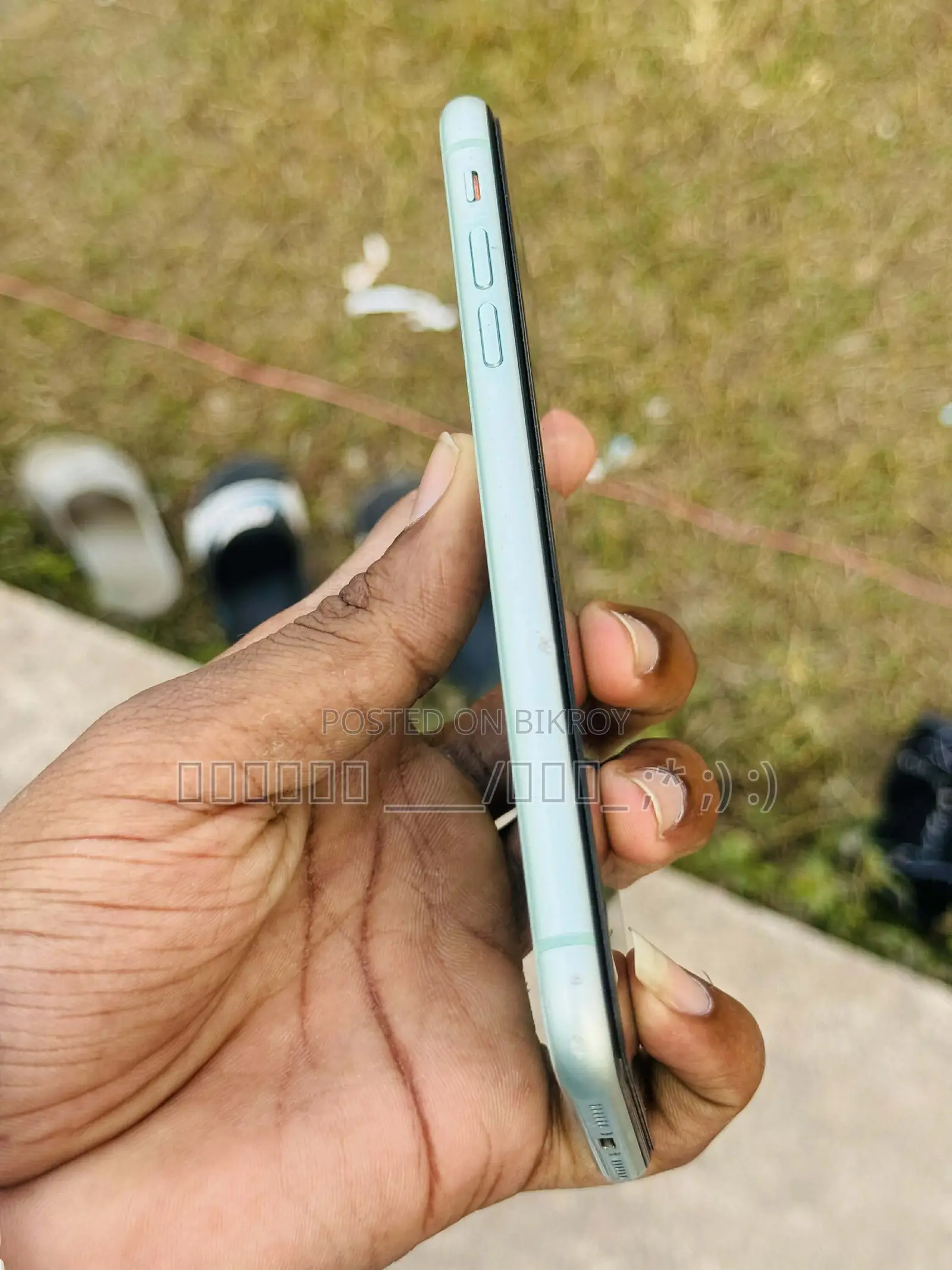 New Apple iPhone 11 64 GB Blue