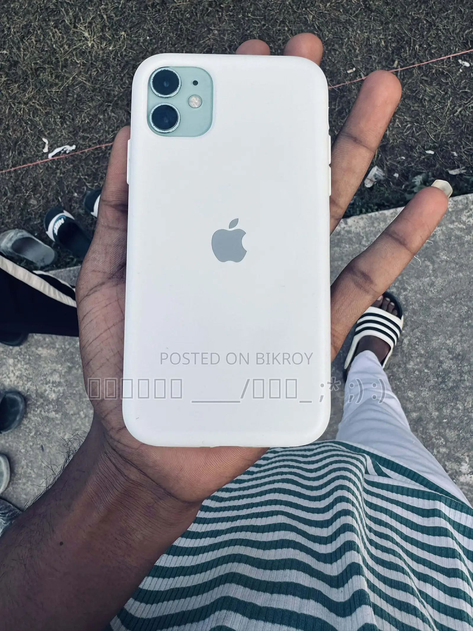 New Apple iPhone 11 64 GB Blue