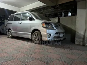 Toyota Noah 2003 Silver