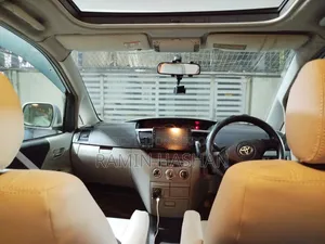 Toyota Noah 2003 Silver