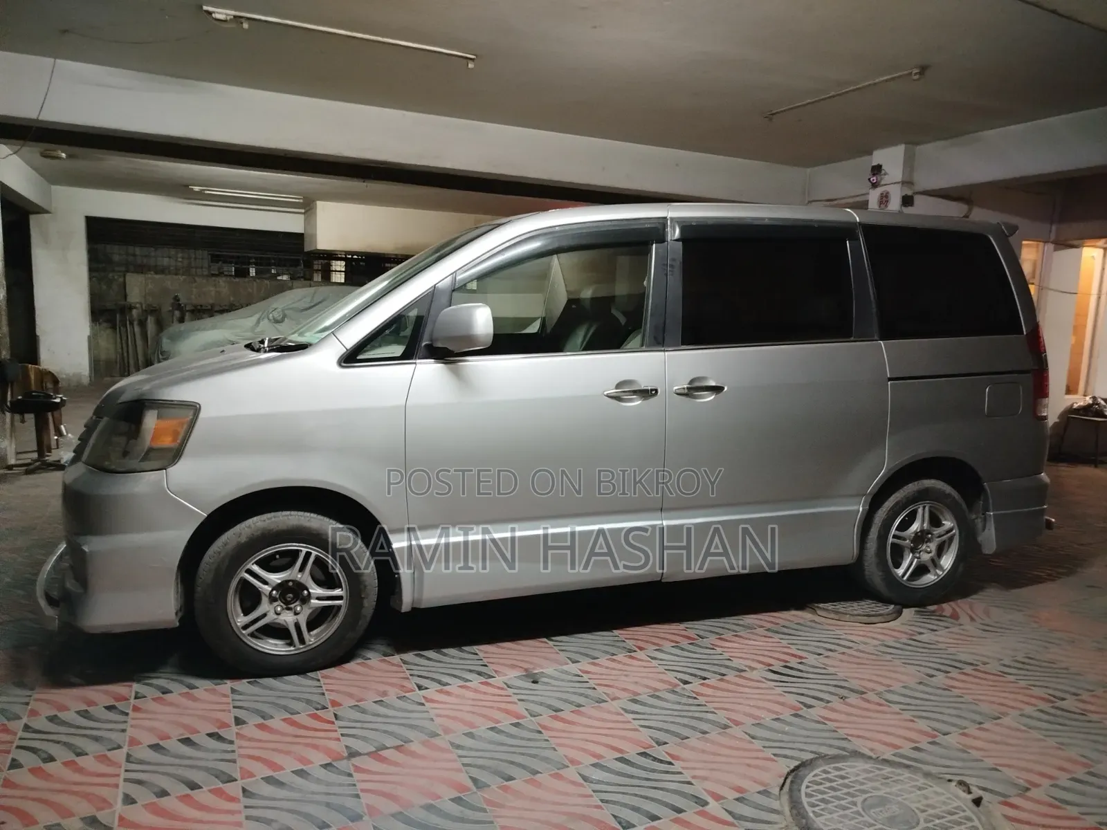 Toyota Noah 2003 Silver