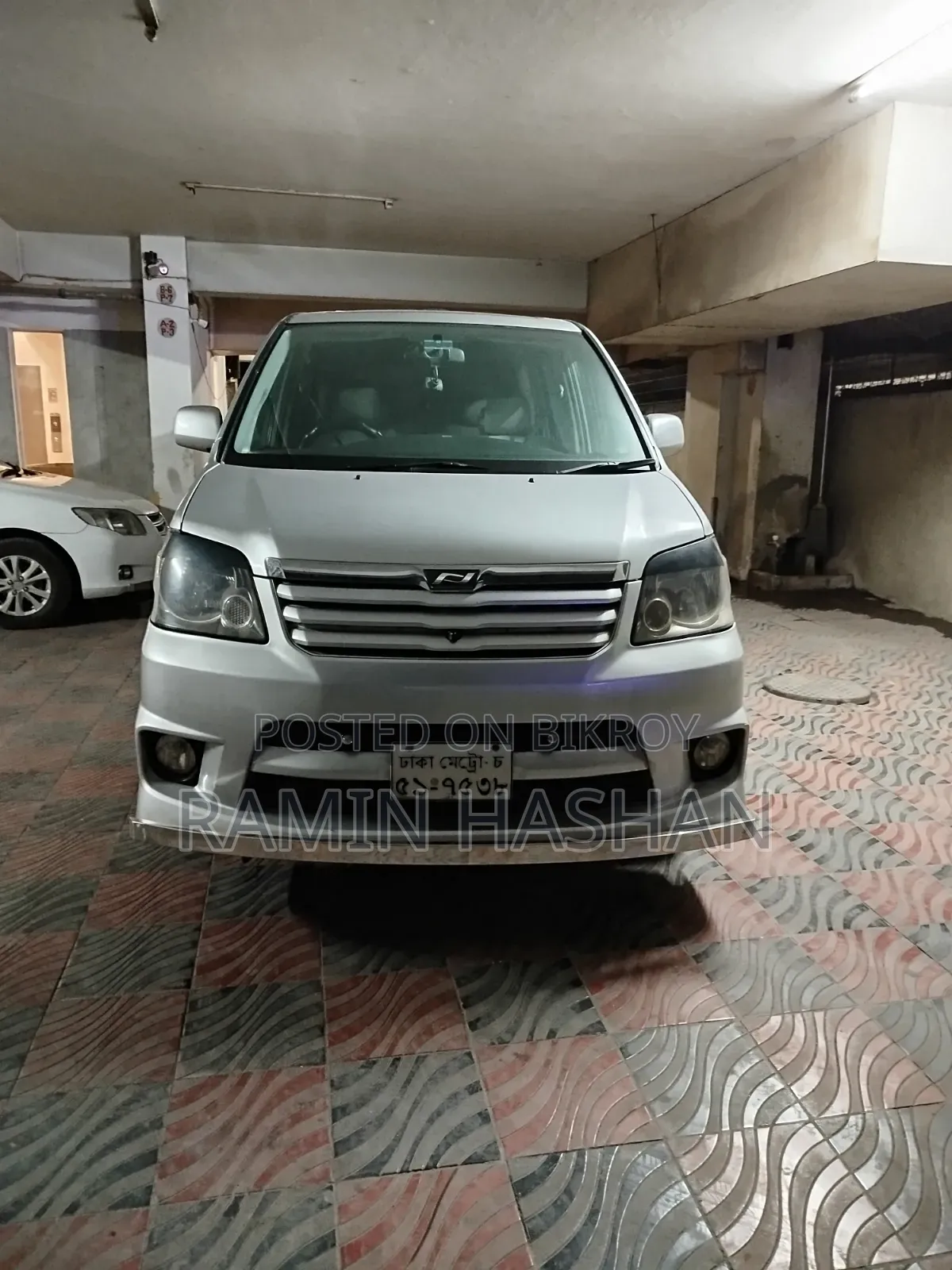 Toyota Noah 2003 Silver