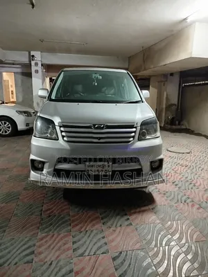 Toyota Noah 2003 Silver