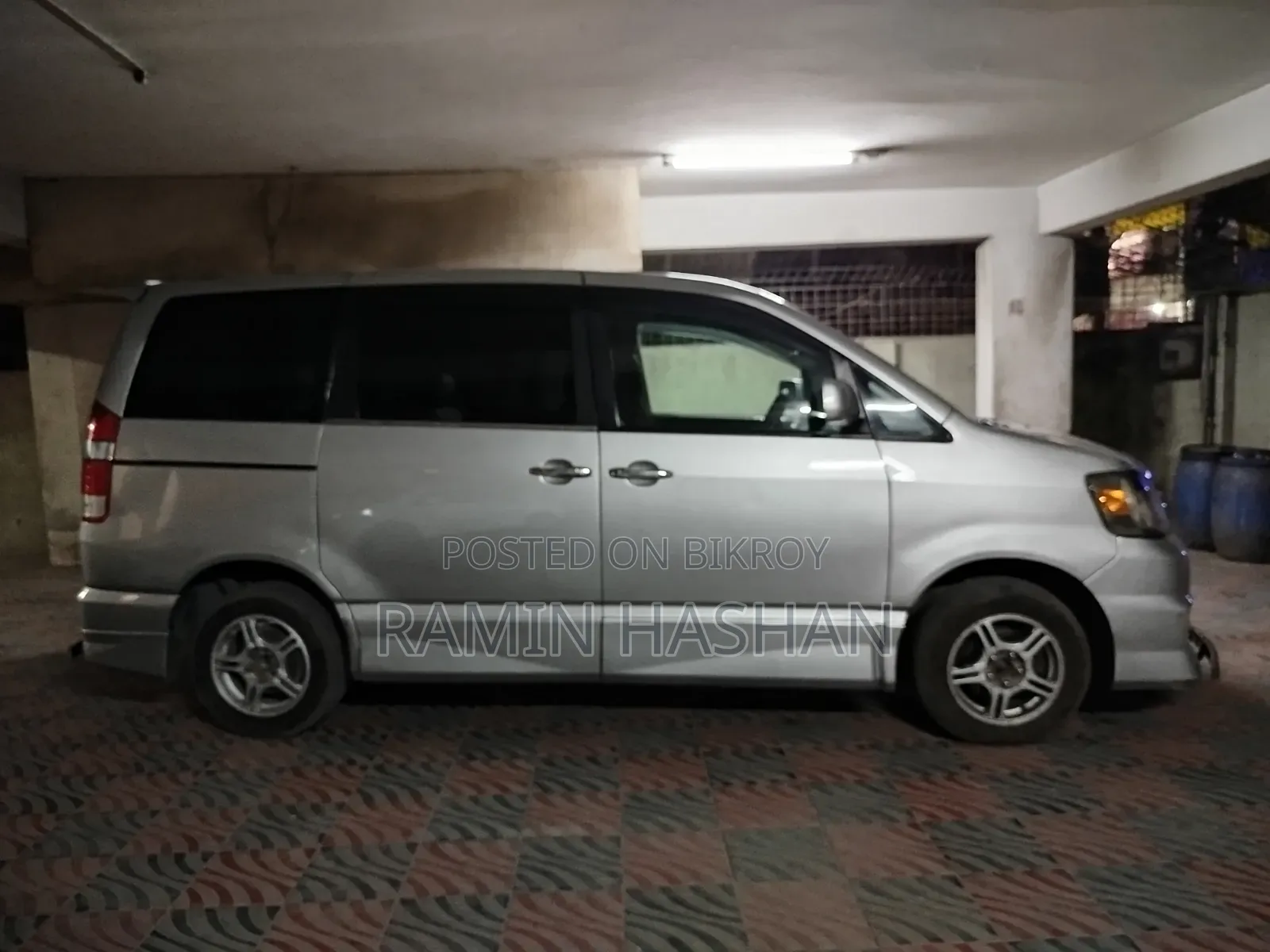 Toyota Noah 2003 Silver