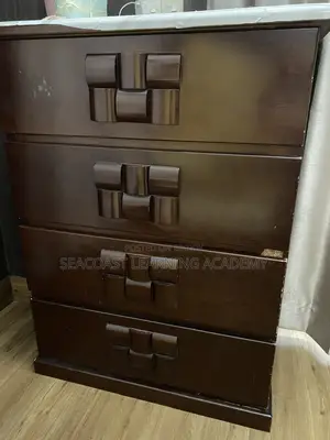 Wardrobe for Sale (4 Drawers)