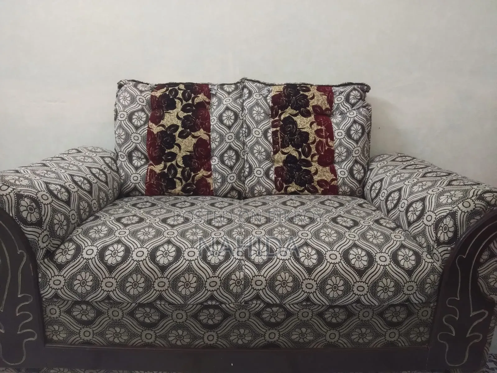 5-seater sofa set (2+2+1) for sale