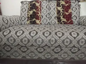 5-seater sofa set (2+2+1) for sale