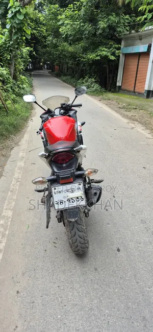 Honda CBR 2015 Red