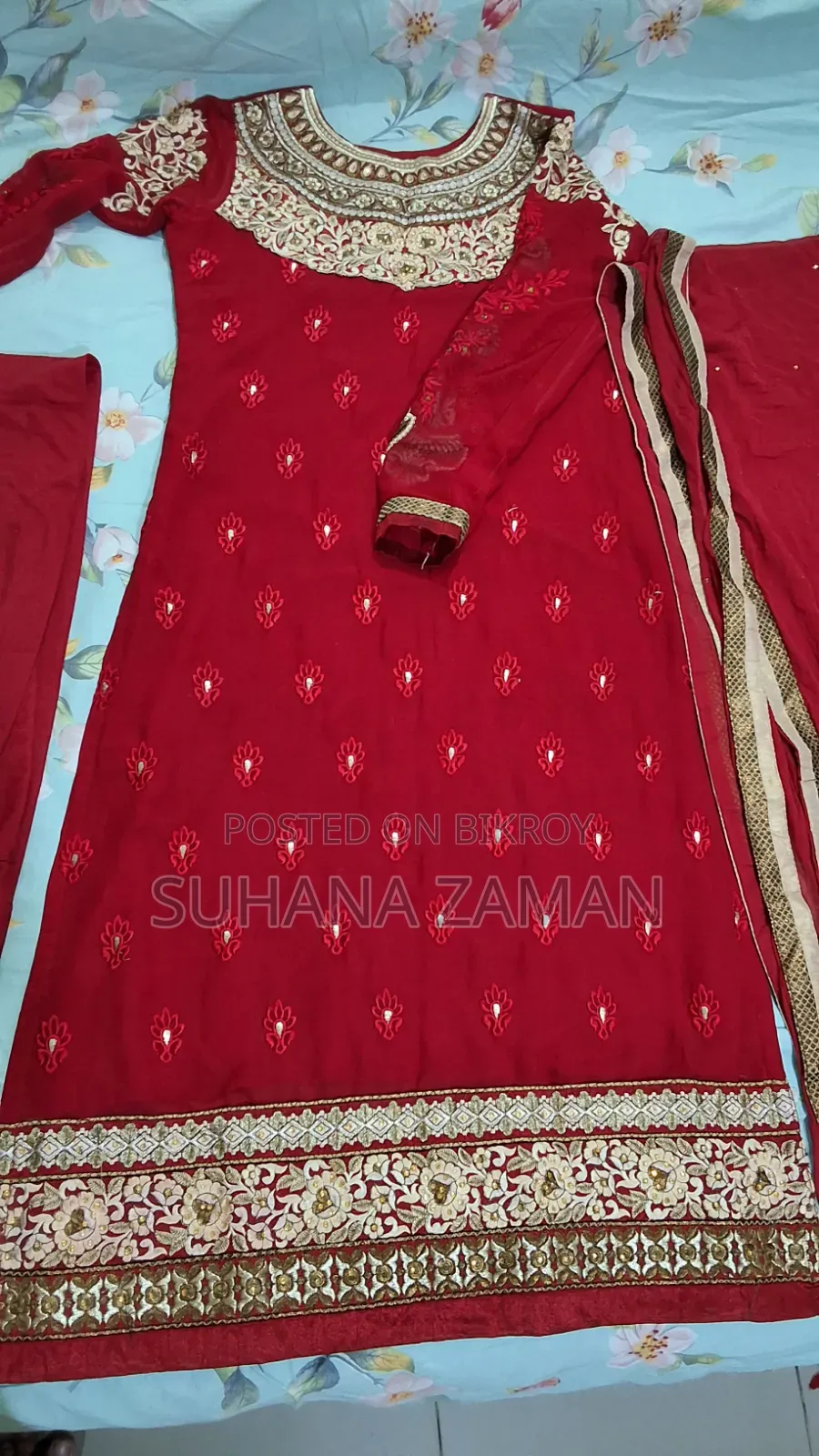 ব্যবহৃত মেয়েদের পোশাক