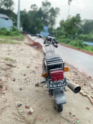 মোটরসাইকেল ১৯৯৭ ব্ল্যাক