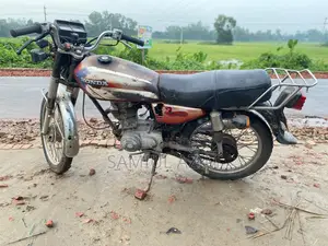 মোটরসাইকেল ১৯৯৭ ব্ল্যাক