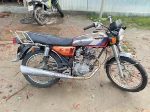 মোটরসাইকেল ১৯৯৭ ব্ল্যাক