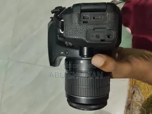 Canon EOS 700D Body Canon EF-S 18-55mm Lens