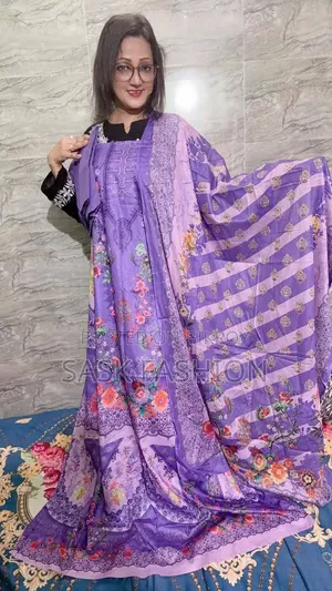 ্পাকিস্তানি ইন্সপায়াড আনস্টিচড থ্রিপিস।
