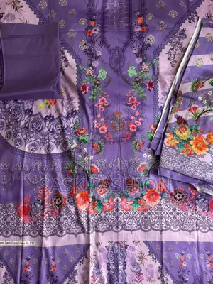 ্পাকিস্তানি ইন্সপায়াড আনস্টিচড থ্রিপিস।