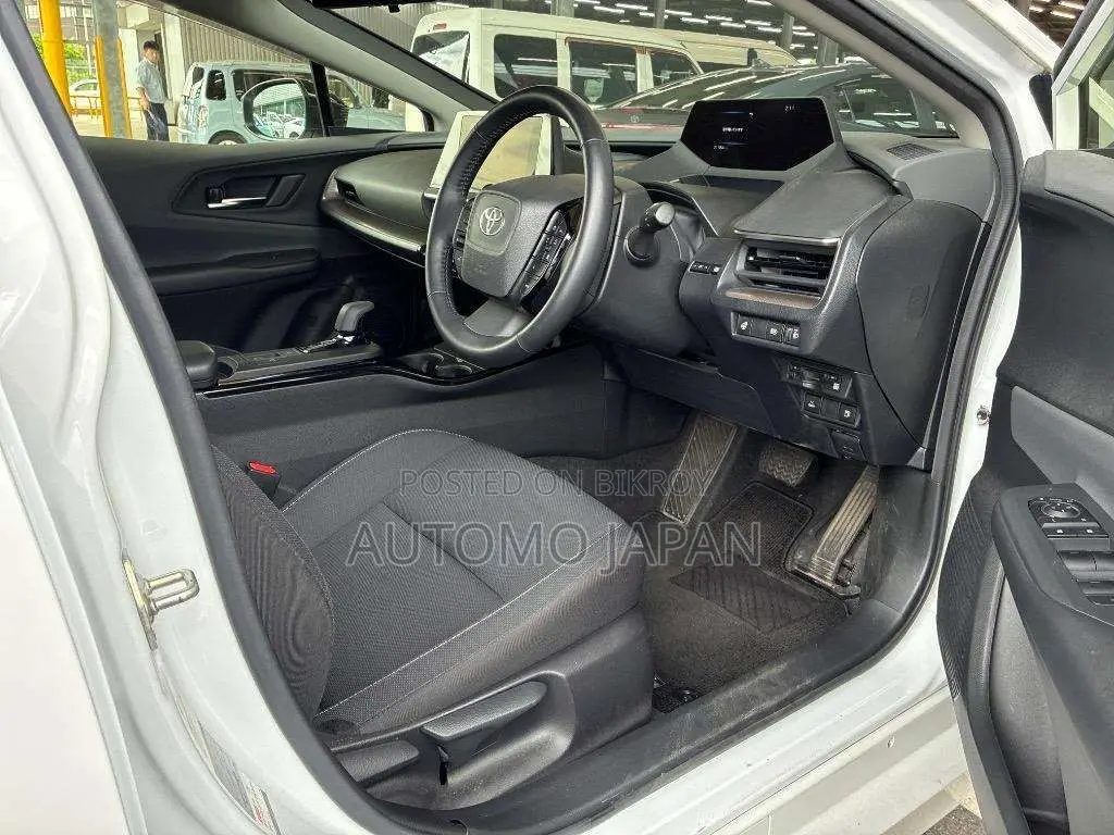 Toyota Prius 2023 Pearl