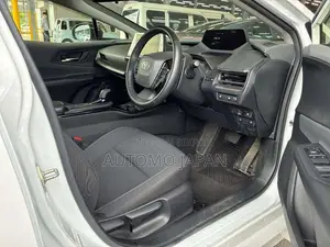 Toyota Prius 2023 Pearl