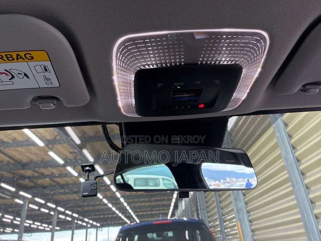 Toyota Prius 2023 Pearl