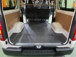 Toyota HiAce 2021 White
