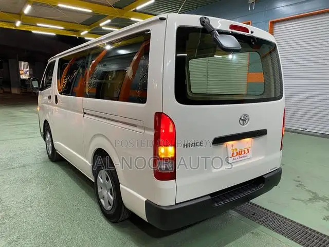 Toyota HiAce 2021 White