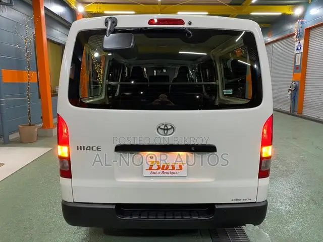 Toyota HiAce 2021 White