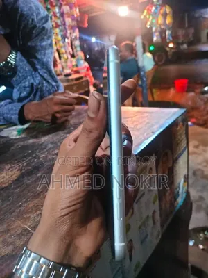 অ্যাপল আইফোন ১১ ১২৮ জিবি সাদা