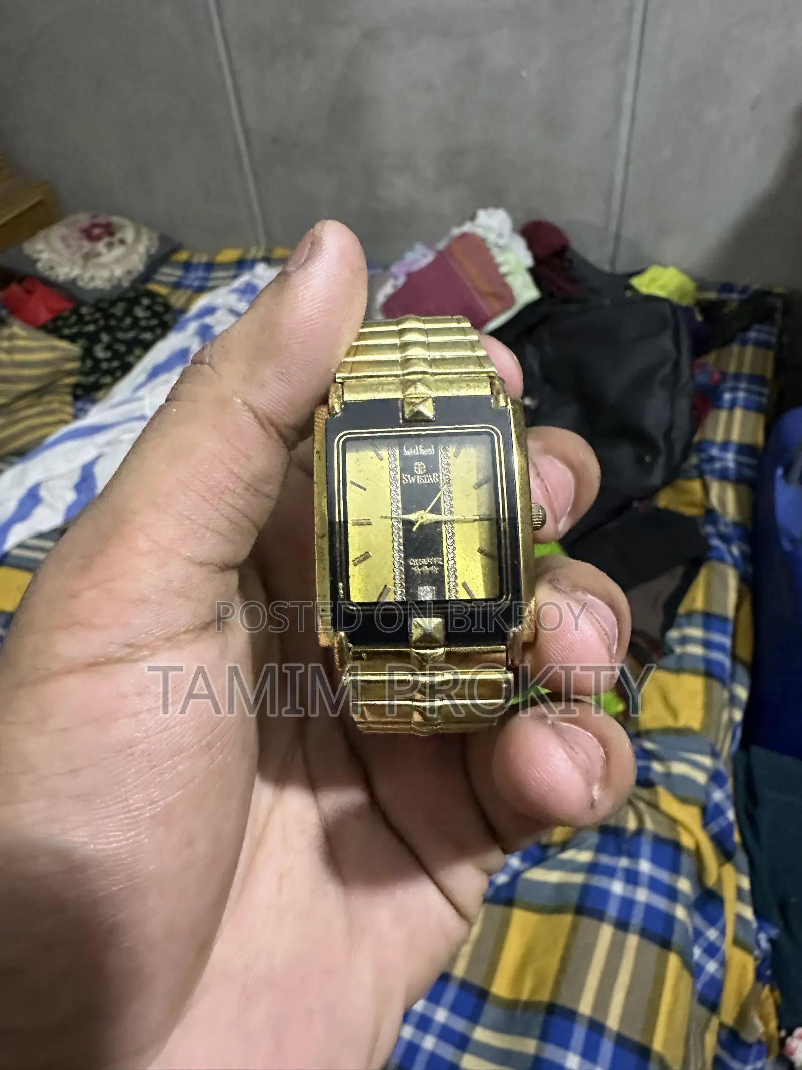 Vintage Style Golden Rectangular Quartz Watch