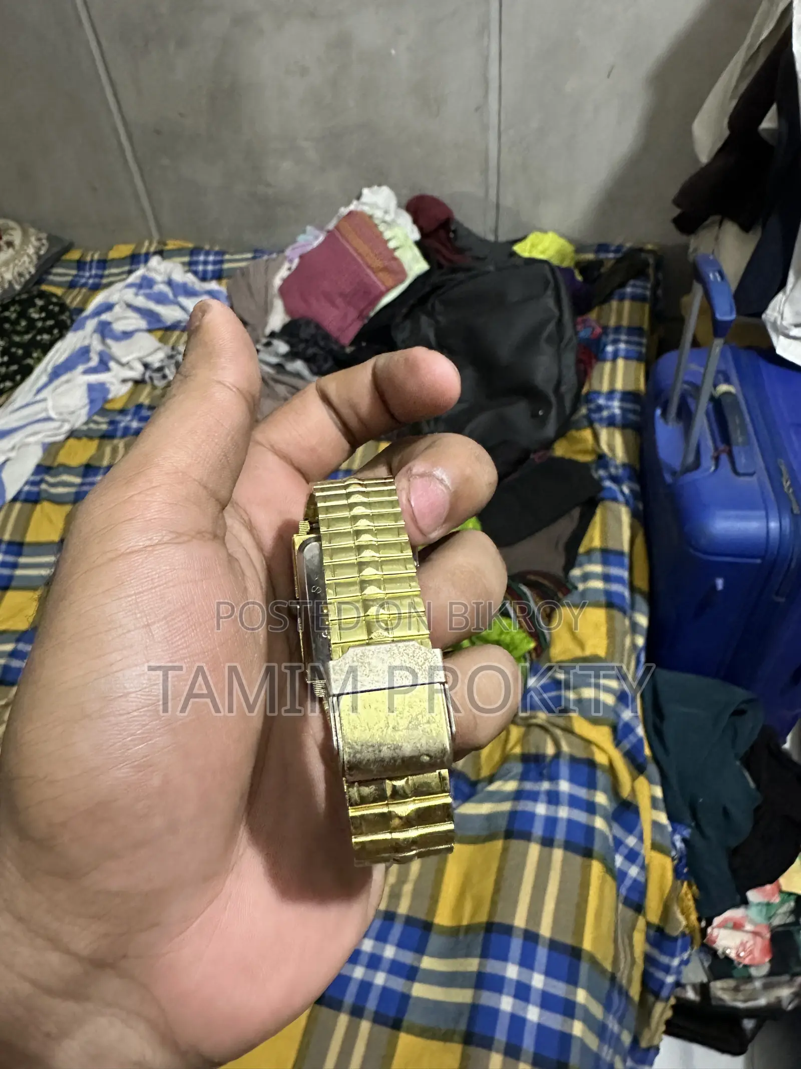 Vintage Style Golden Rectangular Quartz Watch