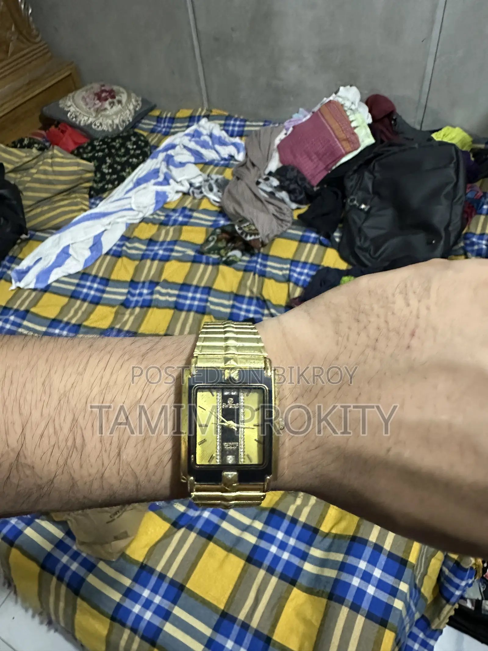 Vintage Style Golden Rectangular Quartz Watch