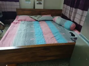 রেন্ডি কাঠের সম্পূর্ণ ফ্রেশ বেড সেল দেওয়া হবে৷ ৬/৭ ফিট,কিং সাইজ বেড