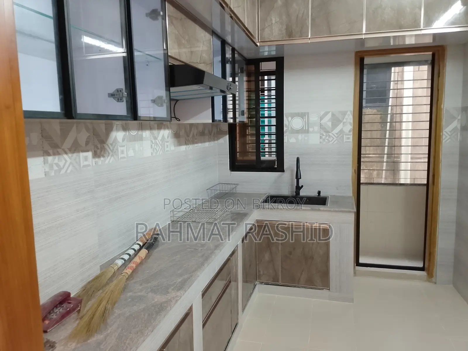 Furnished 3-bedroom Apartment in Khosh Mahal, Dhanmondi for Rent