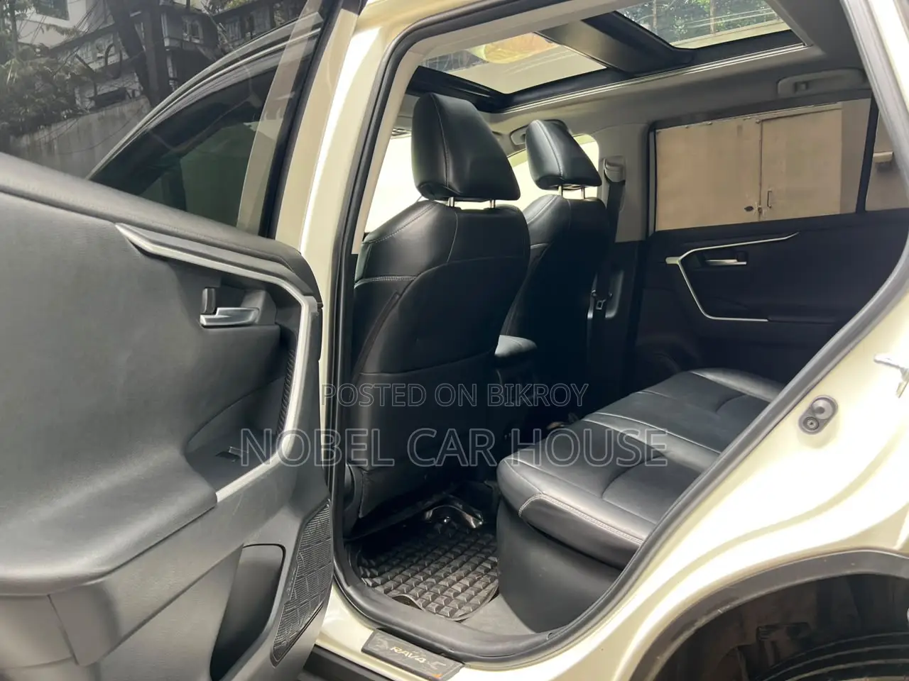 Toyota RAV4 Adventure 2019 Pearl