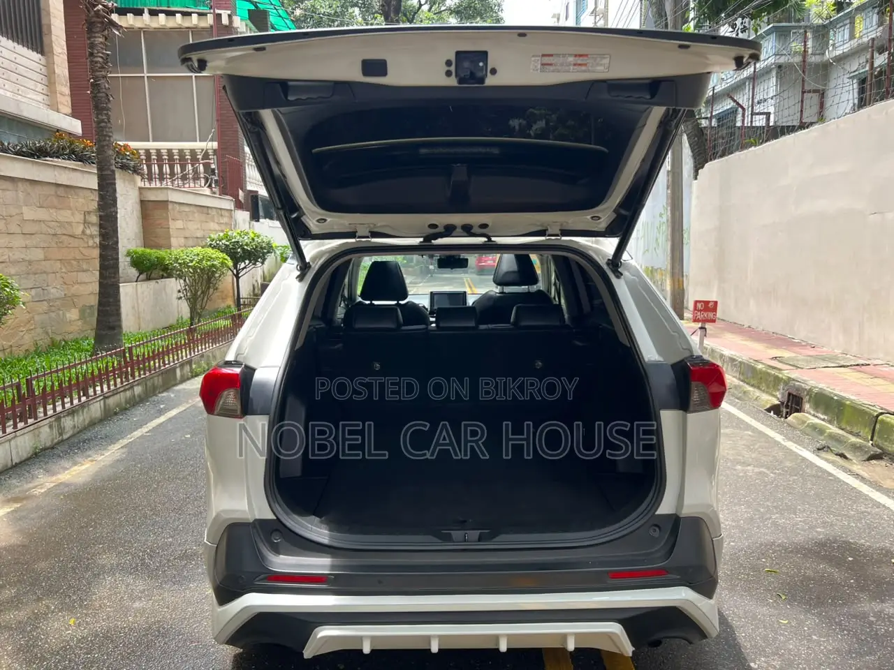 Toyota RAV4 Adventure 2019 Pearl