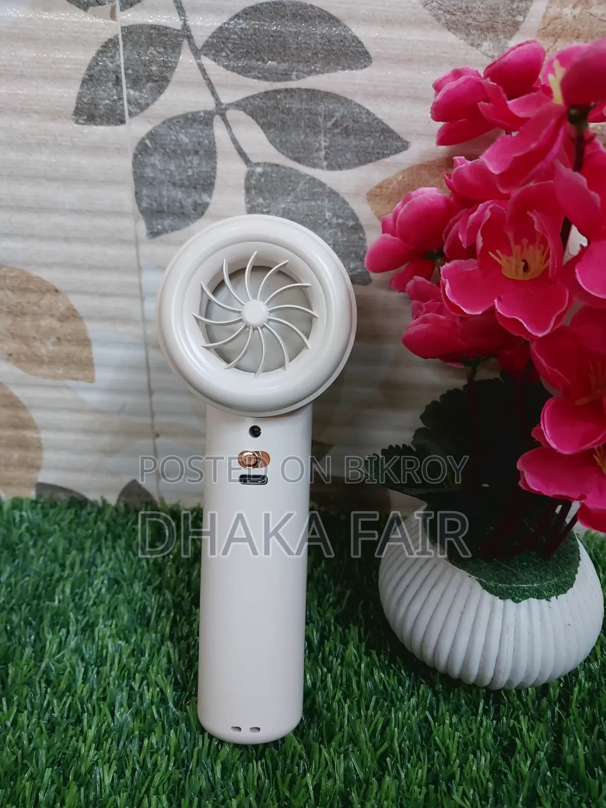 Smart Digital Turbo Handheld Rechargeable Fan
