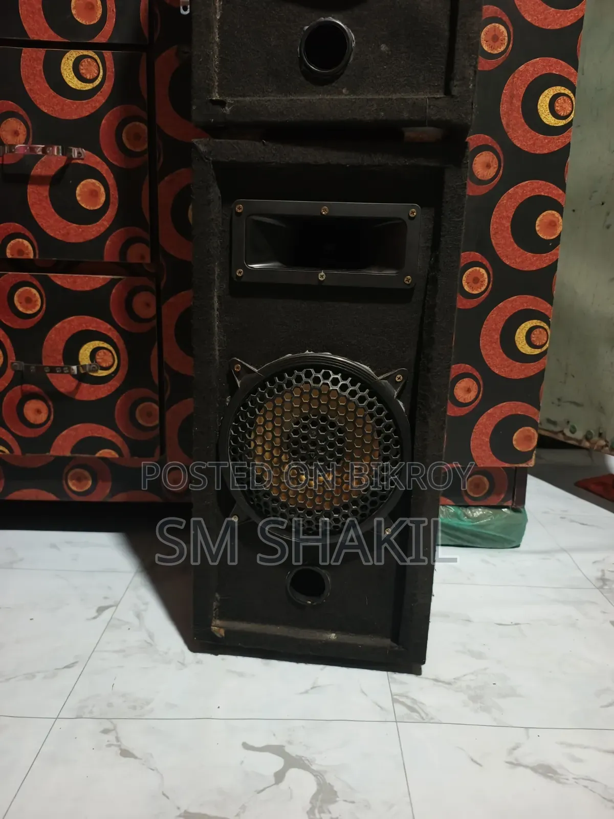 ৮" স্পীকার বক্স ২টা এমপ্লিফায়ার নাই