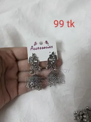 সাশ্রয়ী মূল্যের কানের দুল